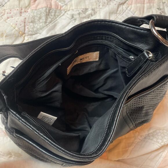 vintage nine west black perforated leather shoulder bag. - Picture 3 of 8